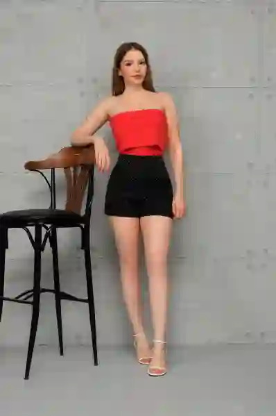 Resim Siyah Taşlı Pilili Mini Şort