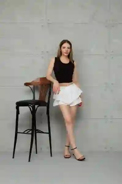 Resim Beyaz Dantelli Mini Şort Etek